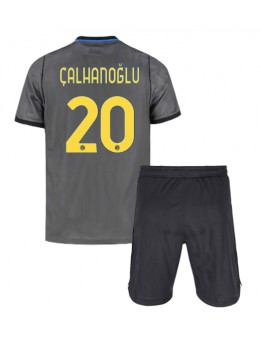 Otroški Nogometna dresi replika Inter Milan Hakan Calhanoglu #20 Tretji 2026-27 Kratek rokav (+ hlače)